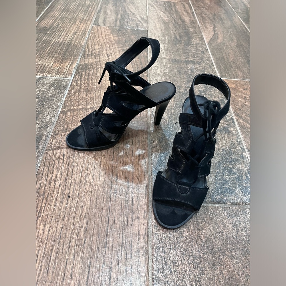 Simply Vera by Vera wang woman heels size 7